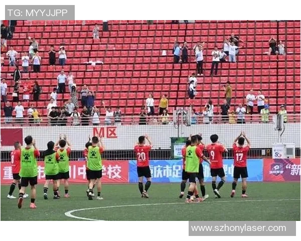 重庆足球队荣登足球配合排行榜第二名引发热议 重庆足球队荣登足球配合排行榜第二名引发热议