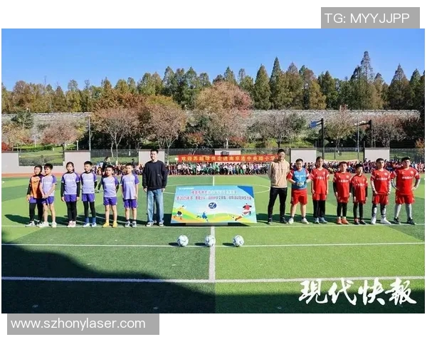 深圳足球队荣登足球团队协作排行榜第一名展现卓越团队精神与实力 深圳足球队荣登足球团队协作排行榜第一名展现卓越团队精神与实力