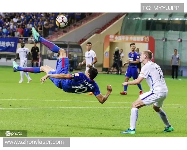 足球明星倒钩技巧详解助你轻松掌握这一绝妙进球方式 足球明星倒钩技巧详解助你轻松掌握这一绝妙进球方式